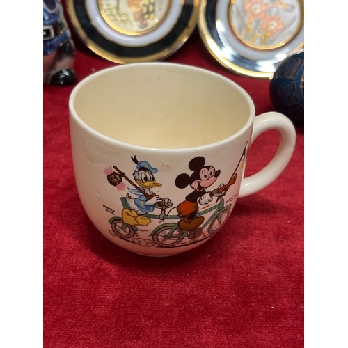 31 - MIXED COLLECTABLE CHINA INC MICKEY MOUSE BESWICK CUP, PC BROCK JUG WOODLAND COLLECTION, BESWICK 