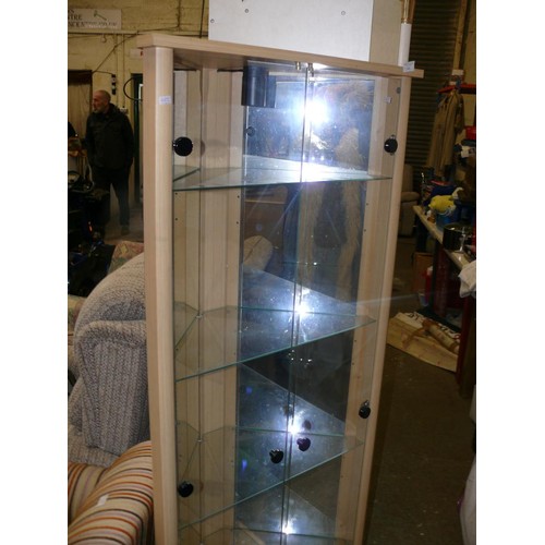 436 - LIGHT WOOD CORNER DISPLAY CABINET WITH MIRRORED BACK AND GLASS SHELVES