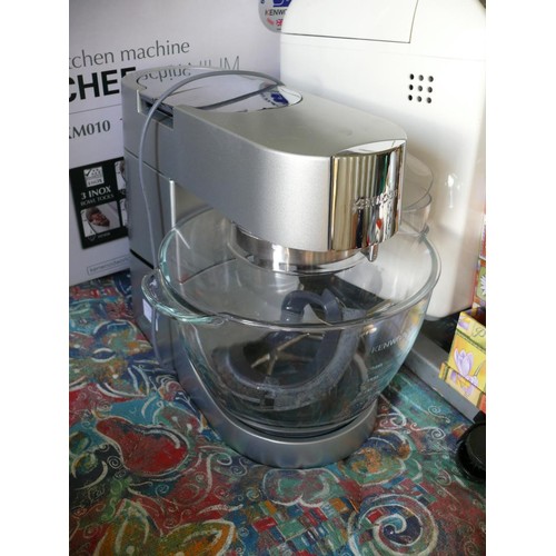 397 - KENWOOD KITCHEN MACHINE CHEF TITANIUM KM010 1400W, 4.6 LITRE  - VERY HEAVY WITH BOX