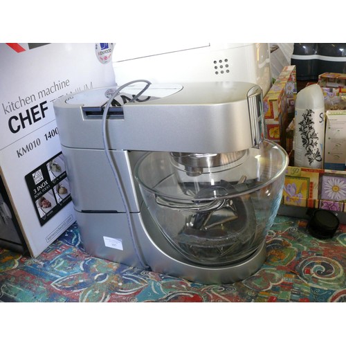 397 - KENWOOD KITCHEN MACHINE CHEF TITANIUM KM010 1400W, 4.6 LITRE  - VERY HEAVY WITH BOX