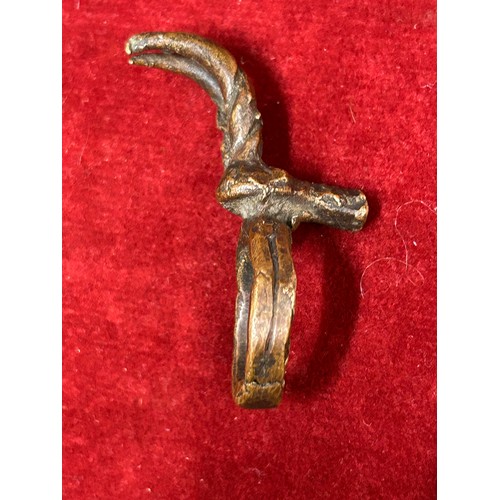 23B - UNUSUAL RING IN THE FORM OF AN ANTELOPE - POSSIBLY AFRICAN