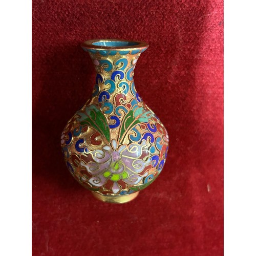 24A - A VERY PRETTY MINIATURE 20TH CENTURY CHINESE CHAMPLEVE ENAMEL CLOISONNE VASE - 5CM