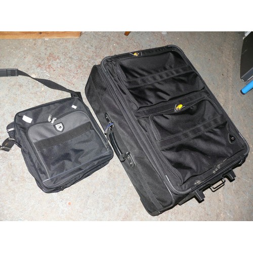 460 - LARGE GOOD QUALITY TROLLEY SUITCASE PLUS A SMALLER CARRY CASE