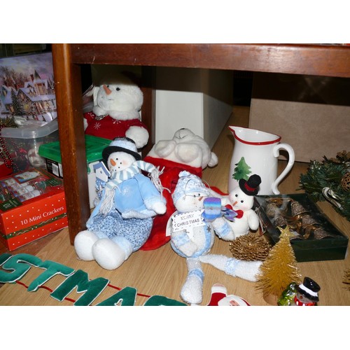 448 - LARGE SELECTION OF GOOD QUALITY CHRISTMAS ITEMS