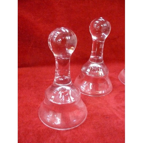 6 - Set of 4x free blown glass stirrup cups. Approx 15cm tall.