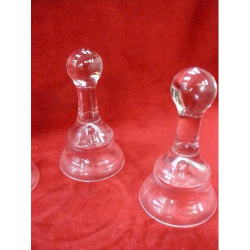 6 - Set of 4x free blown glass stirrup cups. Approx 15cm tall.