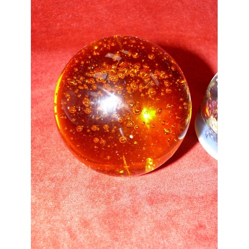 33 - Vintage amber bubble glass paperweight, together with 2x pyrex floral paperweight domes.