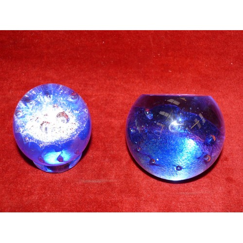 32 - Pair of vintage glass paperweights with blue bubble decoration. The larger has a flat top panel etch... 