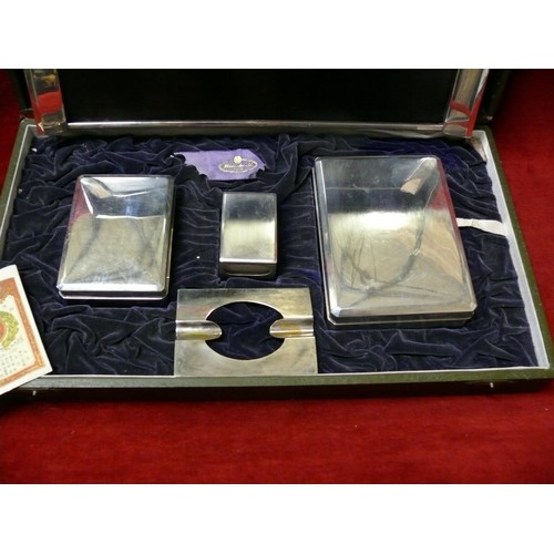 10 - A Japanese Mitsukoshi, of Tokyo, silver mounted complete smokers set in box, with ashtray, match box... 