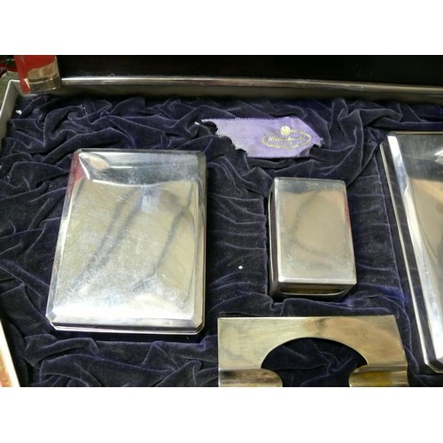 10 - A Japanese Mitsukoshi, of Tokyo, silver mounted complete smokers set in box, with ashtray, match box... 