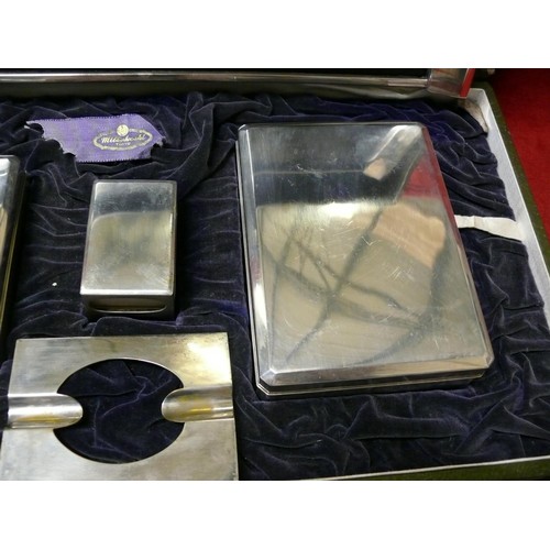 10 - A Japanese Mitsukoshi, of Tokyo, silver mounted complete smokers set in box, with ashtray, match box... 