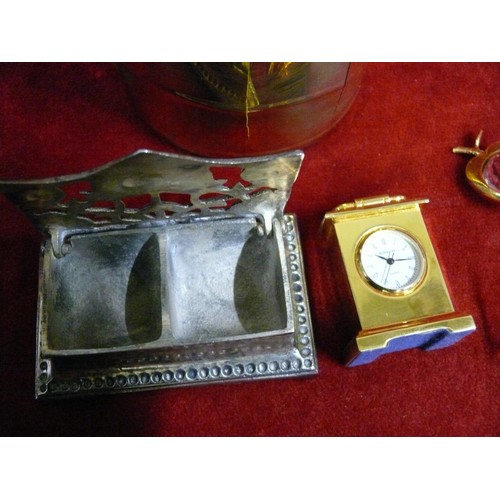 72 - COLLECTION OF DECORATIVE METALWARE TO INCLUDE BRASS WATERING CAN, PEWTER STAMP BOX, PEWTER LIDDED GL... 