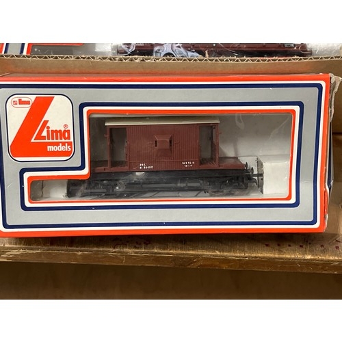 302 - TRAY OF 5 LIMA GOODS WAGONS INCLUDING OIL, DAIRIES, FLAT BED PLUS MAINLINE RAILWAY ESSO TANKER