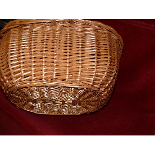 107 - GOOD QUALITY WICKER BASKET WITH HANDLE