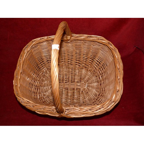 107 - GOOD QUALITY WICKER BASKET WITH HANDLE