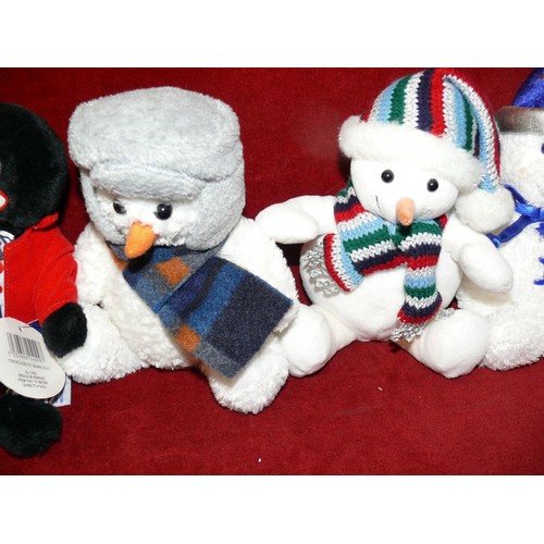 119 - COLLECTION OF CHRISTMAS TEDDIES PLUS A GOLLY WITH ORIGINAL TAGS