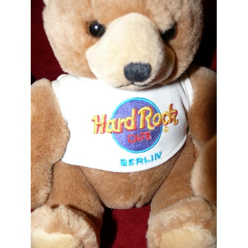 122 - A SET OF 7 HARD ROCK CAFE BEARS WITH VARIOUS PLACE NAMES