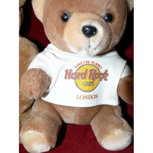 122 - A SET OF 7 HARD ROCK CAFE BEARS WITH VARIOUS PLACE NAMES