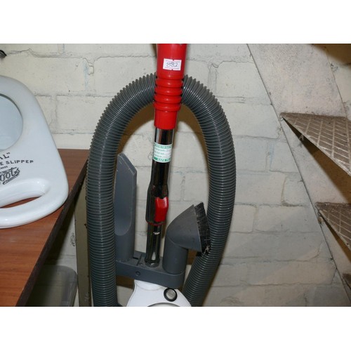 161 - HOOVER ALYX UPRIGHT VACUUM CLEANER, WORKING ORDER