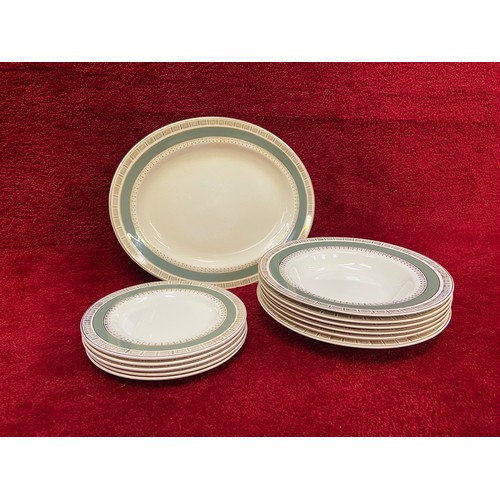 412 - Crown Ducal green Chatsworth pattern plates. 5x side plates, 6x dishes and an oval platter.