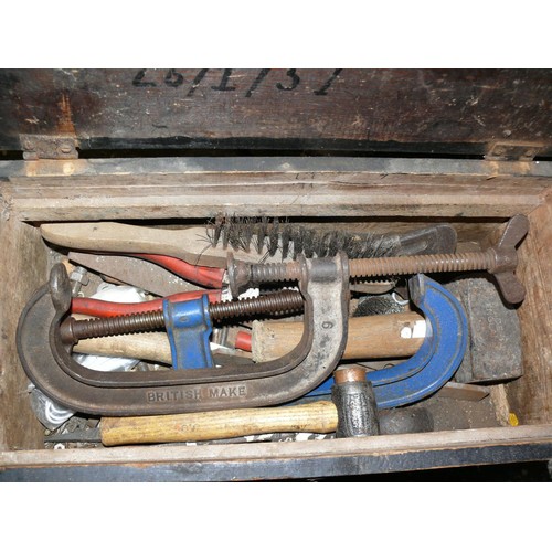 188 - VINTAGE WOODEN TOOL BOX WITH CONTENTS OF TOOLS INCLUDING 2 LARGE G CLAMPS