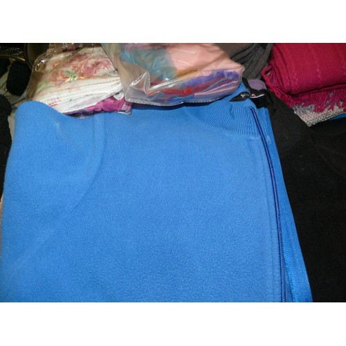 195 - BOX OF LADIES ZIP UP FLEECE STYLE TOPS SIZE 16/18 IN VARIOUS COLOURS PLUS HATS, SCARVES AND SOCKS