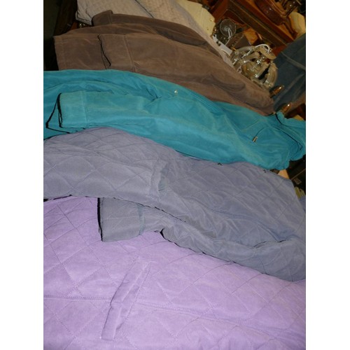 199 - BOX OF 5 LADIES ANORAKS