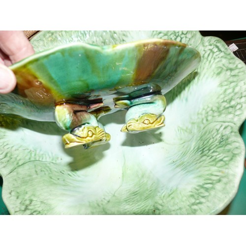 218 - COLLECTION OF MAJOLICA DISHES, MOSTLY CABBAGEWARE