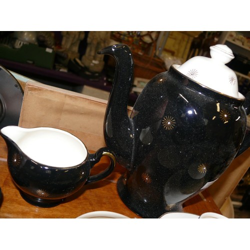 220 - ALFRED MEAKIN 1950'S MIDNIGHT STAR COFFEE SET WITH COFFEE POT, SUGAR BOWL, MILK JUG AND 6 CUPS & SAU... 