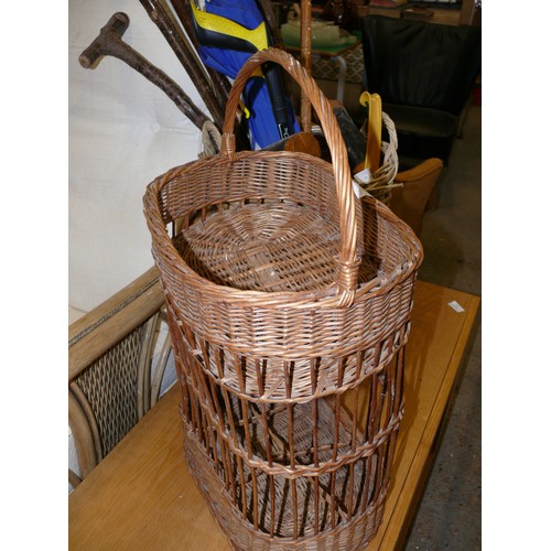 339 - WICKER STAND WITH SPACE FOR BREAD AT THE TOP AND WINE OR OTHER BOTTLES AT THE BOTTOM