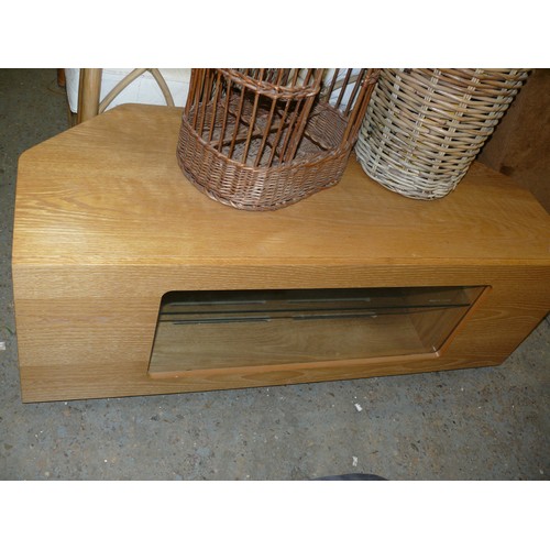 340 - LIGHT OAK TV UNIT WITH GLASS DOOR AND GLASS SHELF