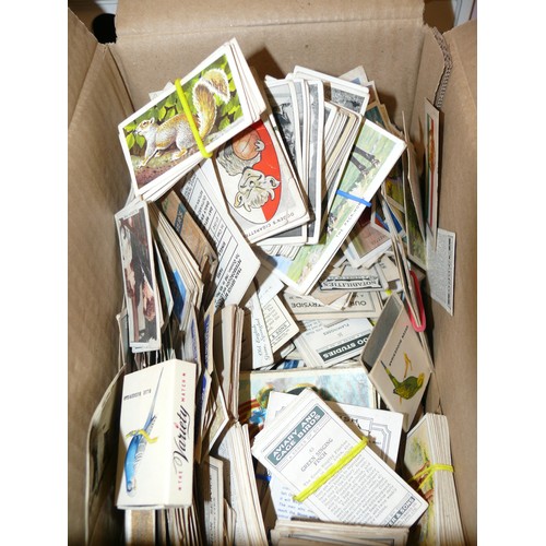 344 - LARGE COLLECTION OF VINTAGE CIGARETTE CARDS, SOME SETS WITH ORIGINAL BOXES