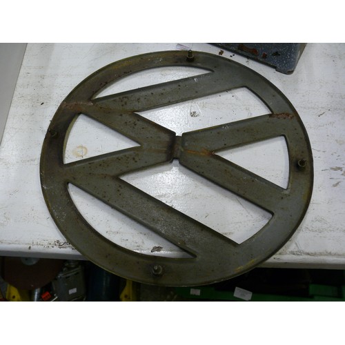 352 - VW CAMPER COMBI VAN FRONT BADGE