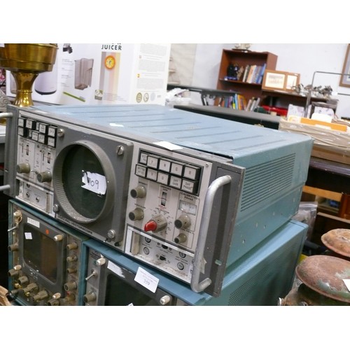 358 - TEKTRONIX 521A NTSC VECTORSCOPE