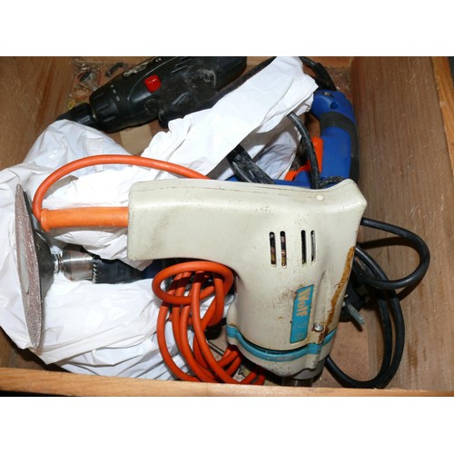 189 - VINTAGE WOODEN TOOL BOX WITH CONTENTS OF ELECTRIC DRILLS WITH CHARGERS AND BATTERIES