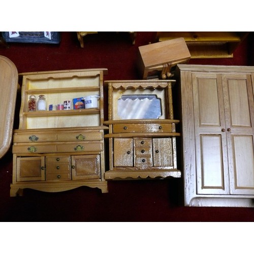 316 - TRAY OF DOLLS HOUSE FURNITURE, OAK COLOURED PLUS ACCESSORIES