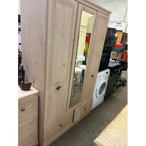 456 - LIGHT WOOD WARDROBE WITH MIRRORED MIDDLE SECTION, 2 DOORS AND 2 DRAWERS BELOW