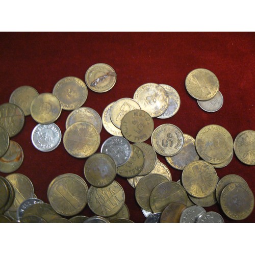 40 - Mixed bag of arcade vending & fruit machine tokens, including Bell Fruit tokens.