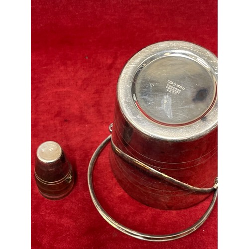 9 - VINTAGE SILVER PLATED ICE BUCKET (KINGSWAY PLATE - MADE IN ENGLAND) AND SIX PLATED SHOT MEASURES