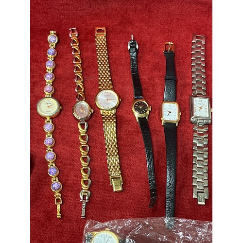 45 - SELECTION OF LADIES AND GENTS WRIST WATCHES TO INCLUDE SEKONDA, ORIS, PLATINO, CARVEL ETC