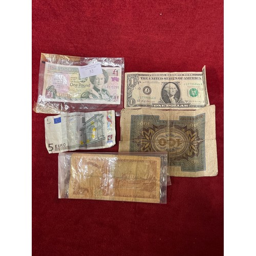 52 - BANKNOTES AND COINS TO INCLUDE USA 1 DOLLAR, JORDAN HALF DINAR, JERSEY £1, GERMAN 100 MARK, FESTIVAL... 