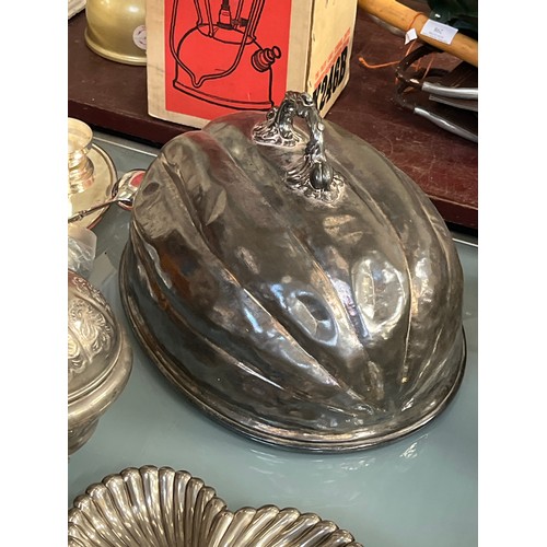 384 - LARGE COLLECTION OF SILVER PLATE ITEMS TO INCLUDE FOOD COVERS, HOT WATER JUG, SERVING BOWLS, SALAD S... 