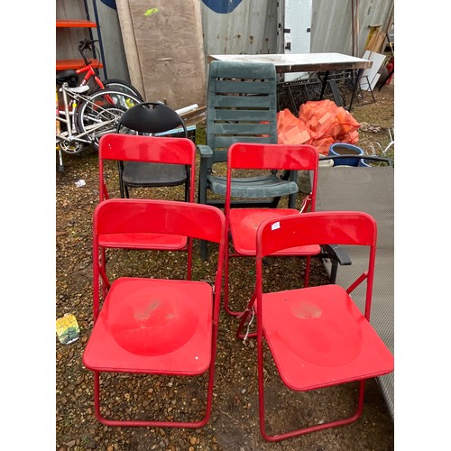 537 - SELECTION OF OUTDOOR FOLDING CHAIRS