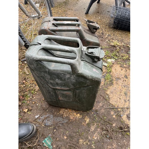 540 - 2 X 20L JERRY CANS