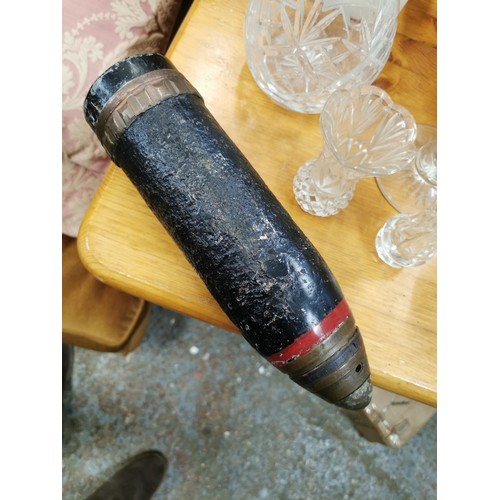 334 - WW1 76MM ARTILLERY ROUND WITH FUSE AND BRASS SHELL CASE - DATED 1917 WITH CROWS FOOT.