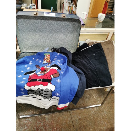 214A - VINTAGE SUITCASE FULL OF GOOD QUALITY GENTS CLOTHING