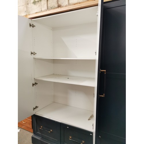 492A - LARGE MODULER BEDROOM UNIT COMPRISING OF A LARGE DOUBLE WARDROBE.
A LARGE DOUBLE SHELVED STORAGE UNI... 