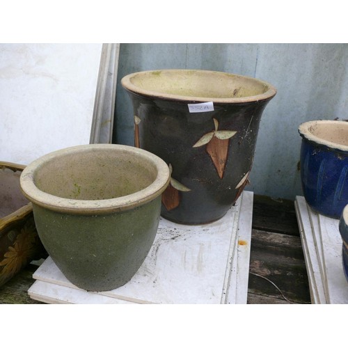 552A - 6 GLAZED PLANTERS