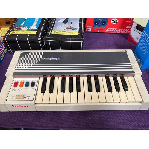 69 - ELECTRONIC COMPUTER ORGAN - THE FIRST TEACHING INSTRUMENT TO PLAY MUSIC, BOXED