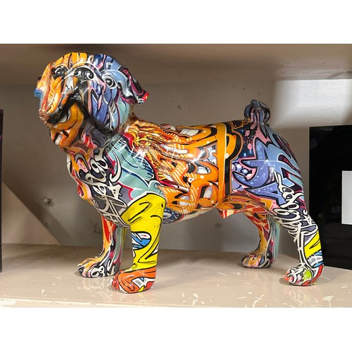 77 - BRITISH BULLDOG GRAFFITI STATUE